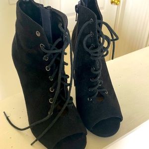 Black 5 1/2 open toe booties